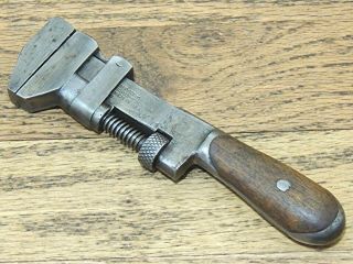 1901 H.  D.  Smith & Co.  “perfect Handle” 6” Wood Handled Adjustable Wrench - Antiqu