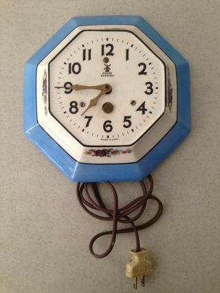 Vintage Miller E.  Ingraham Co Patrician Electric Kitchen Corded Wall Clock