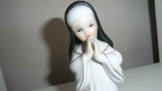 Lipper And Mann Vintage Praying Nun Figurine White Rob