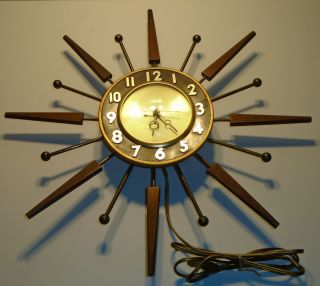VINTAGE RETRO UNITED ELECTRIC WALL CLOCK STARBURST DESIGN WITH WOODEN TIPS 2