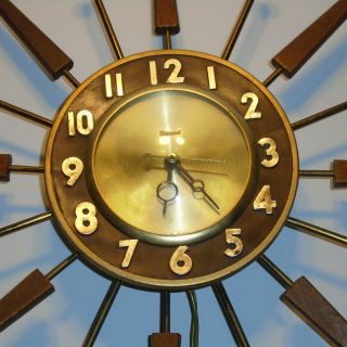 VINTAGE RETRO UNITED ELECTRIC WALL CLOCK STARBURST DESIGN WITH WOODEN TIPS 3