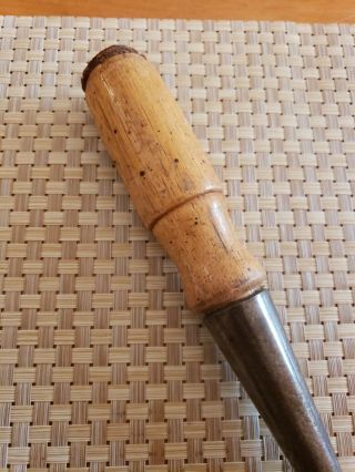 VINTAGE WITHERBY 1 1/4 INCH CHISEL WOOD HANDLE SOCKET CHISEL 16 INCHES LONG 3