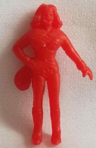 Vintage Wonder Woman Miniature Red Figure Premiums Yupi Colombia