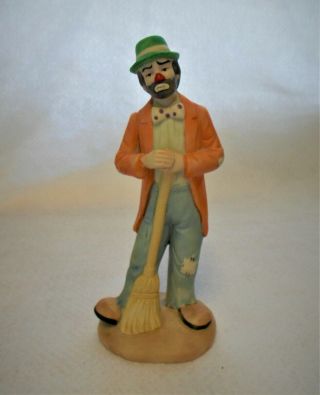 Authentic Emmett Kelly Jr.  " Sweeping Up " Clown Figurine From The Flambro Collect