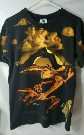 Vintage 1995 Warner Bros.  Road Runner Wile E.  Coyote All Over T - Shirt Size M