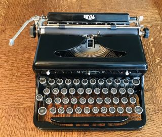 Vintage Royal Touch Control Model O Portable Typewriter - Circa 1939 W/case Wow