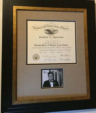 PRESIDENT JOHN F.  KENNEDY SIGNED DOCUMENT & PHOTO FRAMED CERTIFICATE AUTOGRAPHED 2