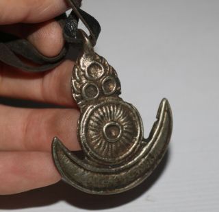5.  5cm Old Tibet Silver Buddhism Sun Moon Shape Amulet Talisman Pendant Statue 2