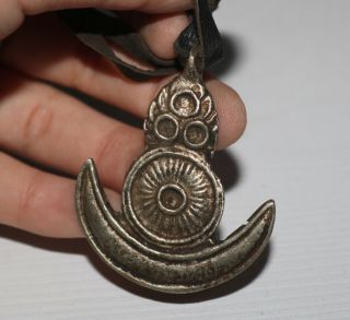 5.  5cm Old Tibet Silver Buddhism Sun Moon Shape Amulet Talisman Pendant Statue 3