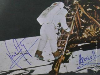 Neil Armstrong - Signed (autographed) Vintage Photo,  With.  Argentina