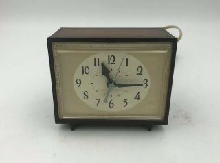 Vintage Mid - Century Ge General Electric Lighted Dial Alarm Clock -