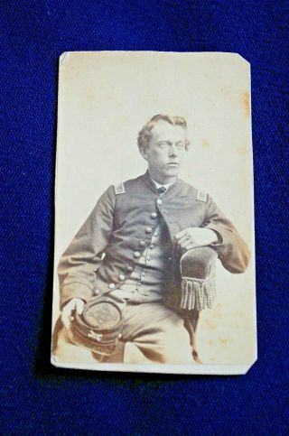 Civil War Era Cdv Of 1st Lt.  Charles A.  Cunningham,  Co.  " A " 2nd Ma Heavy Art.