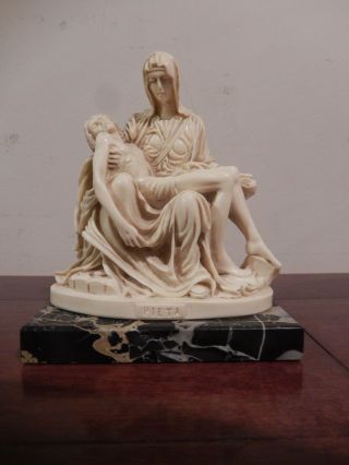 Pieta Statue By G.  Ruggeri,  Bl.  Mother With Jesus,  Made In Italy,  5 Inches Tall