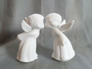Vintage Lefton China White Kissing Angels Figurines 02079