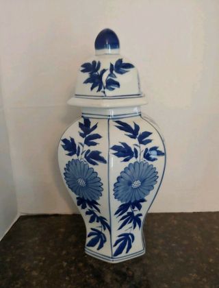 Blue & White Porcelain Chinese Ginger Jar Tall Approx.  12.  5 " Euc.