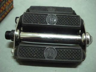 Vintage Raleigh Bike Bicycle Pedals With Logo 4 " - 9/16 " Axle Nos 1950s