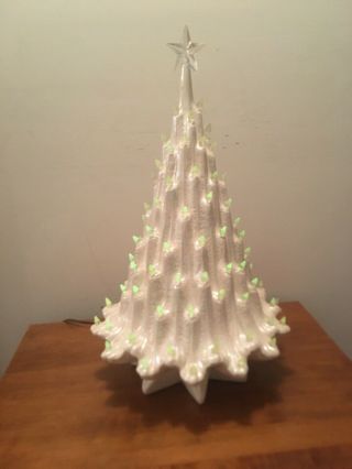 Vintage Atlantic Mold 20 " Ceramic Lighted White Lava Christmas Tree & Star Base