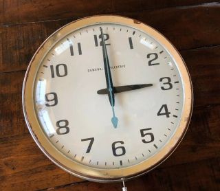 Rare Vintage General Electric Model 2012 Industrial School Wall Clock Glass Face
