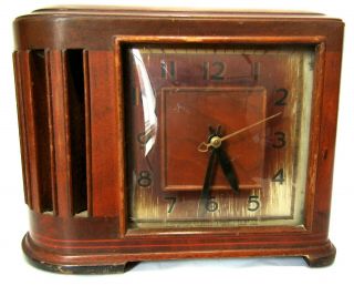 1930s Ingraham Ssd4 Electric Clock For Mantle Or Desk - Walnut Wood Body