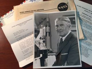 Dr.  Wernher Von Braun Signed Photo Aerospace Engineer & Space Architect