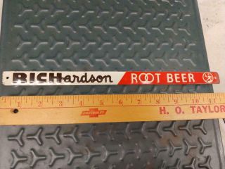 1940s Vintage Richardson Root Beer Embossed Tin Litho 