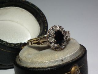 Lovely Looking Vintage Solid 9ct Gold Natural Sapphire & Natural Diamond Ring