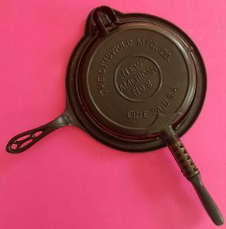 Vintage Antique Griswold No.  8 American Waffle Iron With 975 Handle Base
