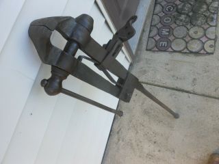 Vintage Blacksmith Post Leg Vice Antique Blacksmith Tool 4 1/4 Inch Jaw