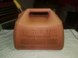 Gott Rubbermaid 5 Gallon Red Vented Plastic Gas Can Vented Vintage