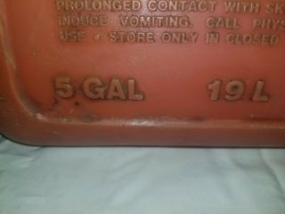 Gott Rubbermaid 5 Gallon Red Vented Plastic Gas Can Vented Vintage 2