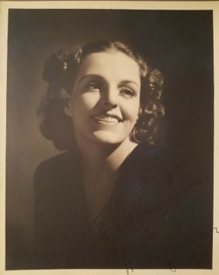 8 X 10 B/w - Signed - Photo Of " Helen Gahagan Douglas " American Actress/politician