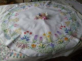 Vintage Hand Embroidered Tablecloth - Delicate Flower Circle & Gardens