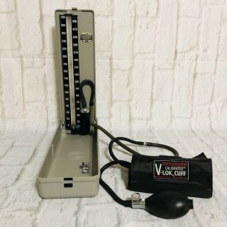 Made In Usa Vintage Baumanometer Blood Pressure Meter Metal Box Model 300