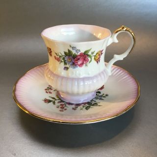 Elizabethan Fine Bone China Lilac Footed Teacup & Saucer England Vintage