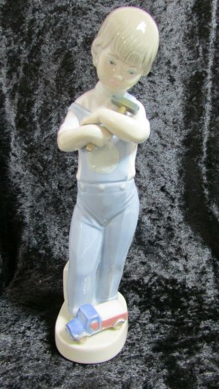 Vintage Lladro 4897 " Boy Mechanic " 8.  25 " Figurine W/ Box