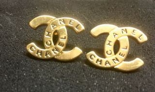 Authentic Vintage CHANEL CC Logo Gold Tone Round Pierced Earrings 3