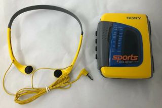 Vintage Sony Wm - Fs191 Walkman Sports Fm/am Cassette W/ Mdr - W14 Headphones
