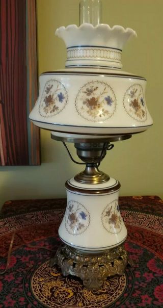 Vintage 23” Flower Gwtw Hurricane Glass 1961 Quoizel Table Top Lamp 3 Way Light