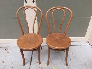Vintage Set Of 2 Thonet Bentwood Cafe Chairs With Pattern Wood Seats