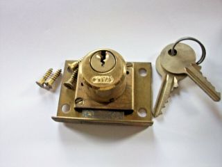 Nos Boxed Brass Yale Slotmachine Trade Stimulator Lock W/2keys.  Yale Keys
