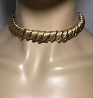 Vintage 1960’s Marcel Boucher Gold Tone Modernist Curve Leaf Choker Necklace 16”