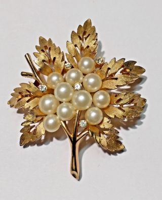 Signed Vintage Crown Trifari Maple Leaf Gold Tone Pearl & Rhinestone Brooch Pin