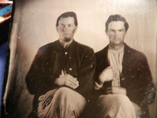 2 CIVIL WAR SOLDIERS PHOTO TINTYPE TIN TYPE UNIFORMED SITTING TOGETHER CLARITY 2