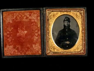 U.  S Civil War Tintype Image Union Soldier In Patriotic Case