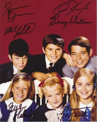 Brady Bunch - Color Glossy Photograph Signed By All 6 Kids