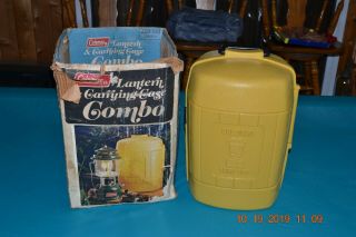 Extremely Vintage 1977 Yellow Coleman Lantern Clam Shell Carrying Case