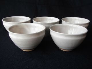 Japanese style Teacups Set of 5 Pottery Akazu ware White slip glaze Vintage 2
