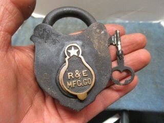 Old Smokie Padlock Lock With Ornate Keyhole Cover R & E Mfg.  Co.  Key Nr
