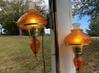 Vintage Floor To Ceiling Tension Pole 2 Light Lamp Amber Quilted Diamond Glass