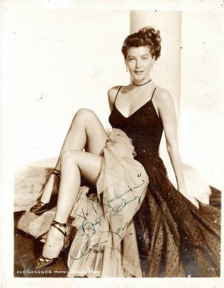 American Beauty,  Actress Ava Gardner,  Rare Signed Vintage Studio Photo.